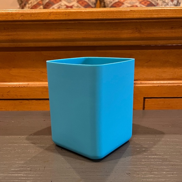So Mine Blue Silicone Desk Pencil Holder - Picture 1 of 9